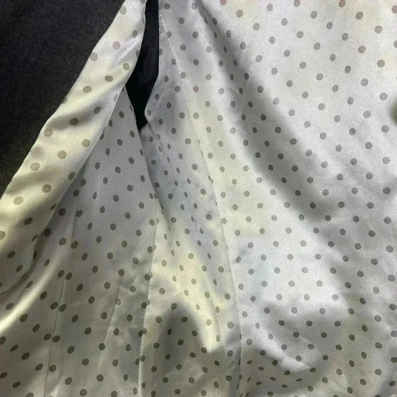 Tahari Gray two piece skirt suit size 8p - Picture 6 of 15